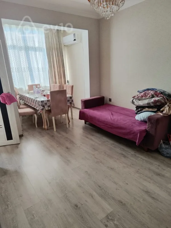 Kirayə verilir 2 otaqlı köhnə tikili 65 m²