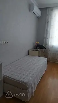 Kirayə verilir 2 otaqlı köhnə tikili 65 m²