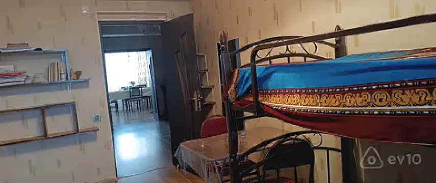 Kirayə verilir 3 otaqlı köhnə tikili 65 m²