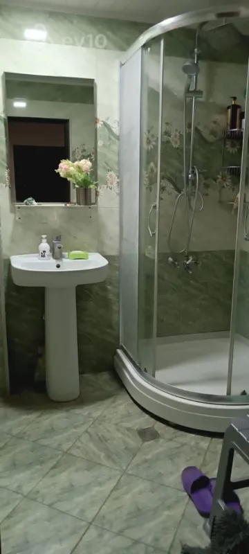 Kirayə verilir 3 otaqlı köhnə tikili 65 m²