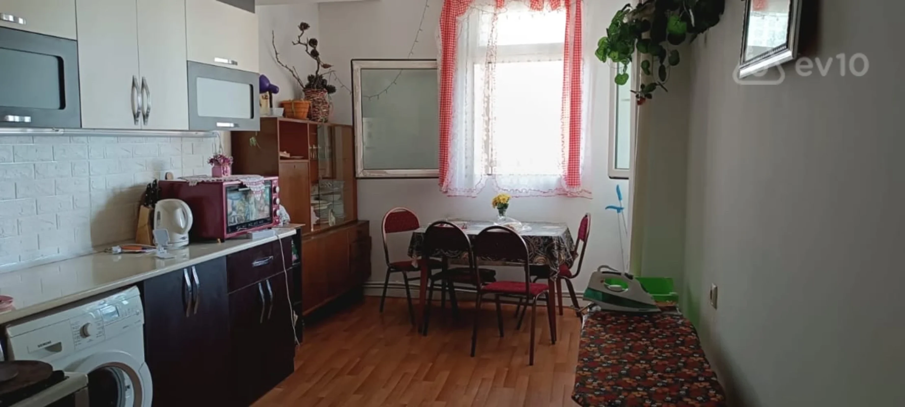 Kirayə verilir 3 otaqlı köhnə tikili 65 m²