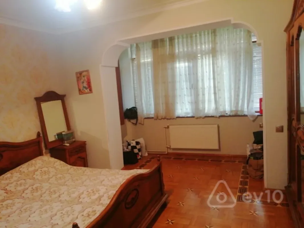 Kirayə verilir 2 otaqlı köhnə tikili 65 m²