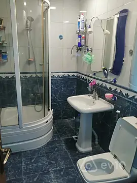 Kirayə verilir 2 otaqlı köhnə tikili 65 m²