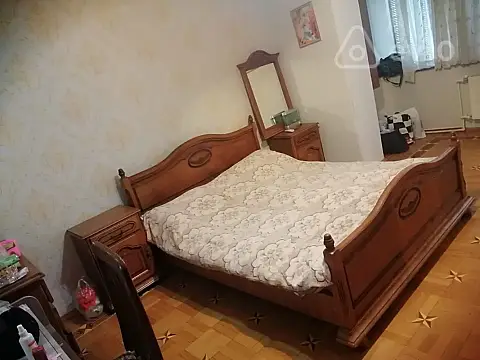 Kirayə verilir 2 otaqlı köhnə tikili 65 m²