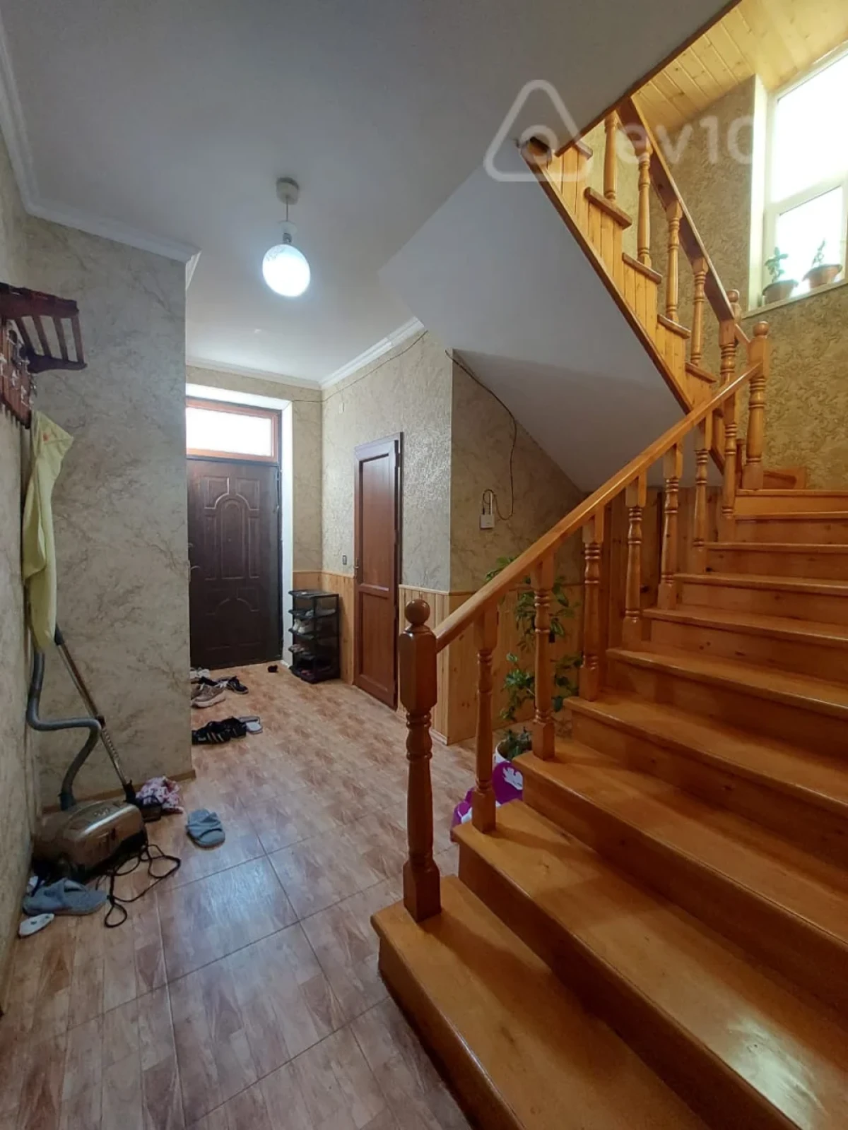 Satılır 6 otaqlı həyət evi 190 m²