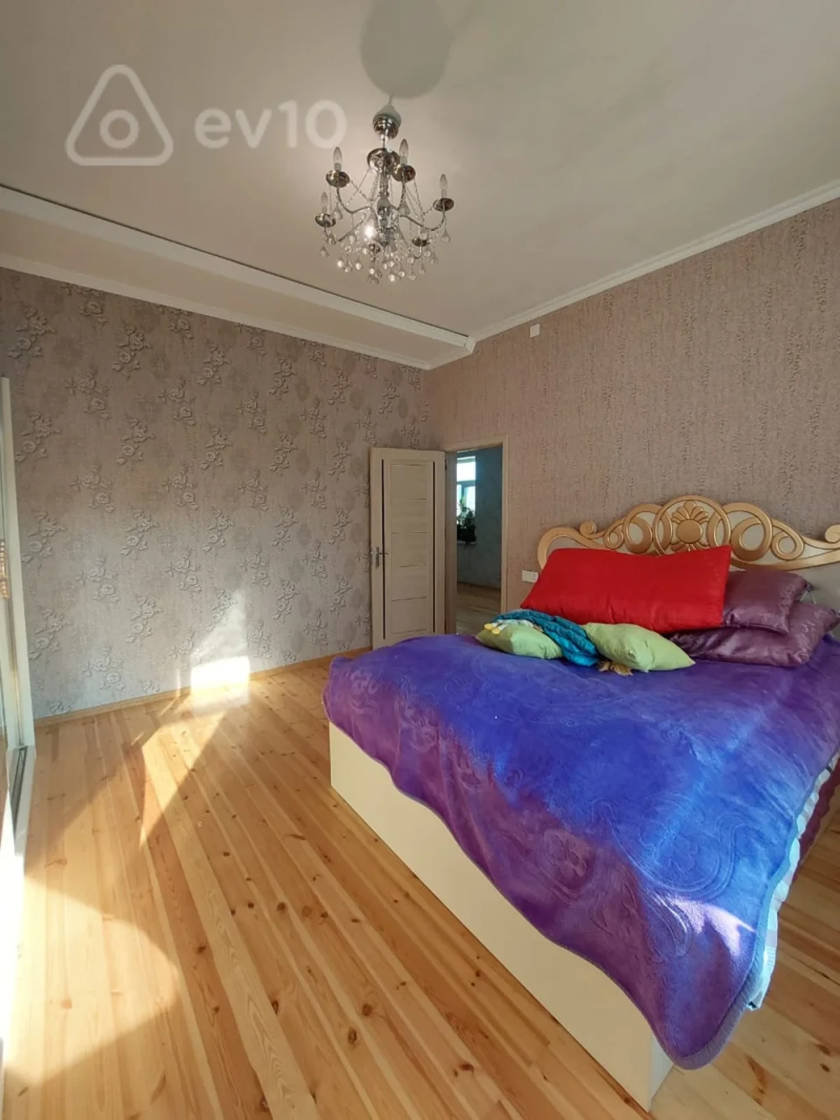 Satılır 6 otaqlı həyət evi 190 m²