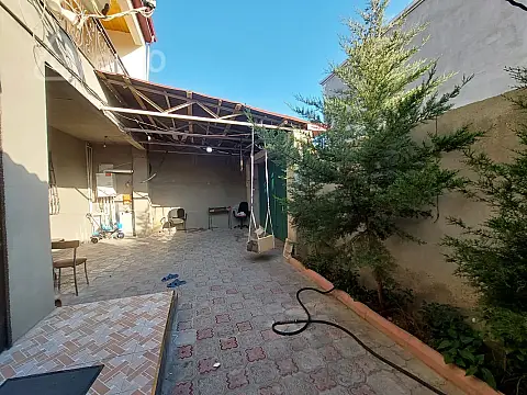 Satılır 6 otaqlı həyət evi 190 m²