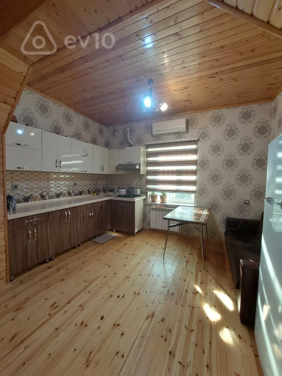 Satılır 6 otaqlı həyət evi 190 m²