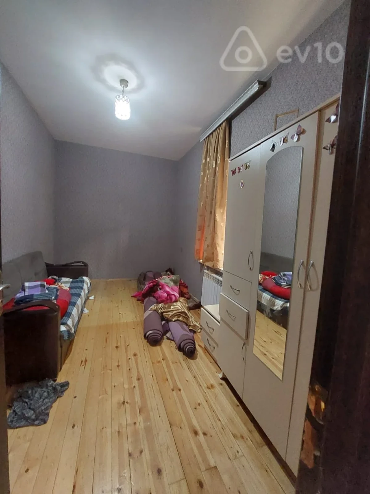 Satılır 6 otaqlı həyət evi 190 m²