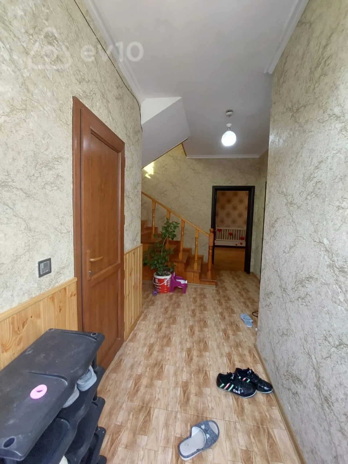 Satılır 6 otaqlı həyət evi 190 m²