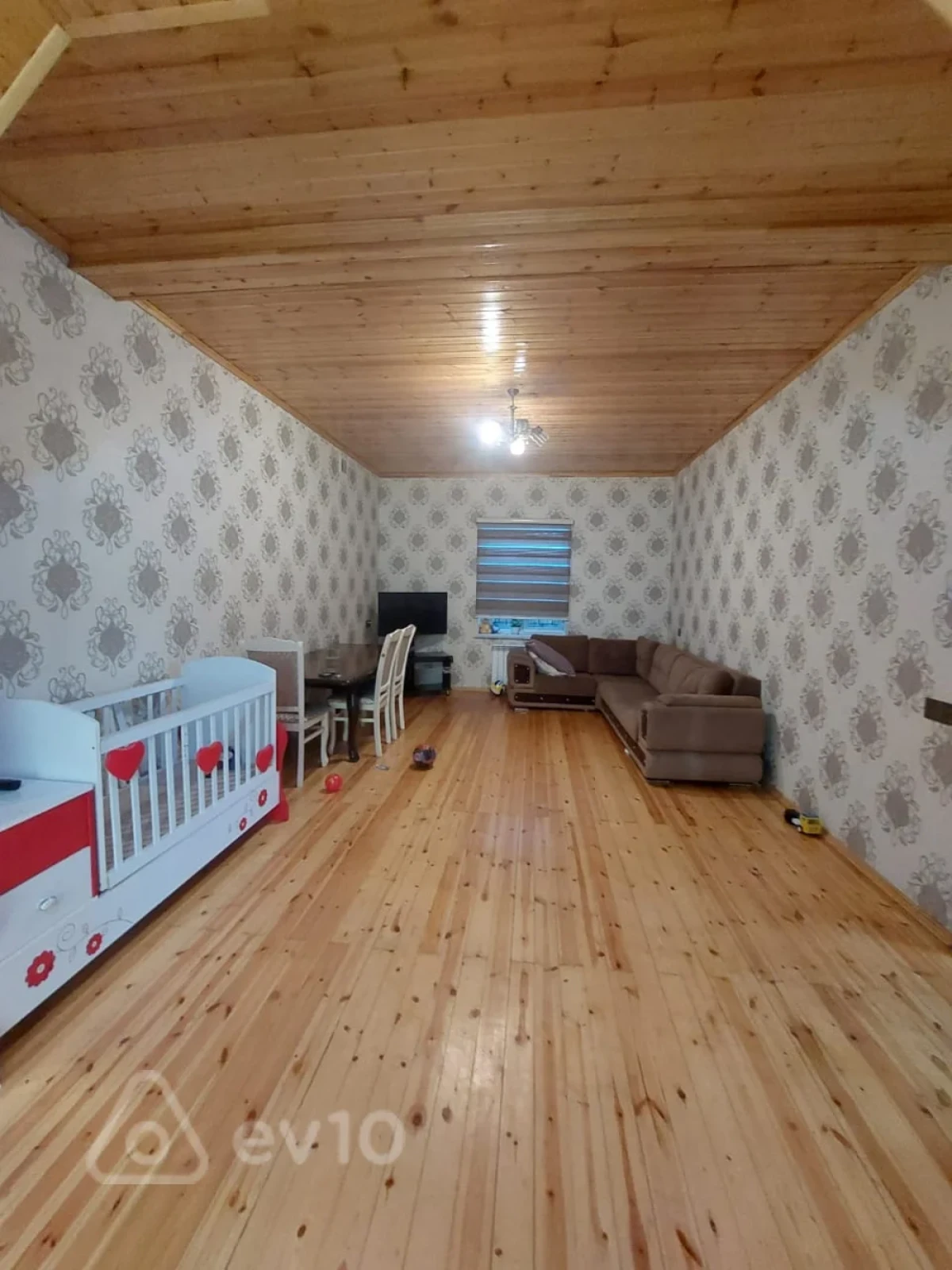 Satılır 6 otaqlı həyət evi 190 m²