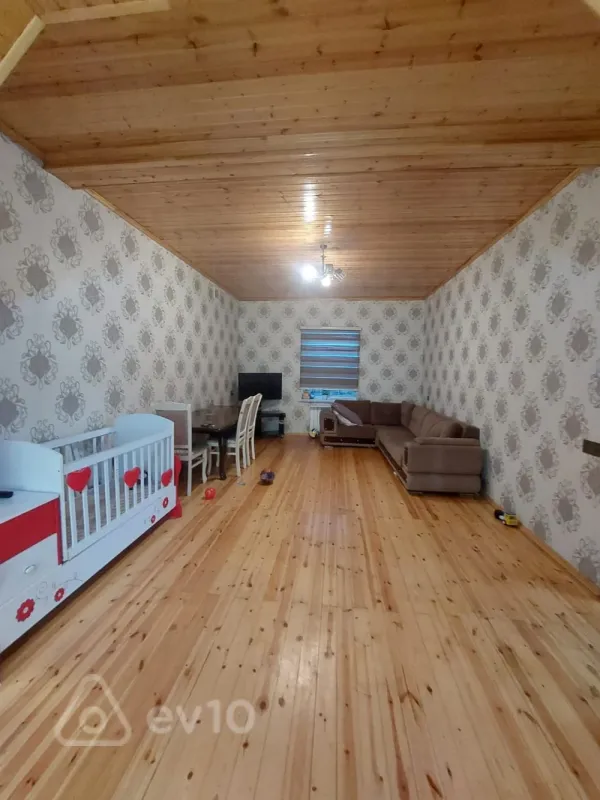 Satılır 6 otaqlı həyət evi 190 m²