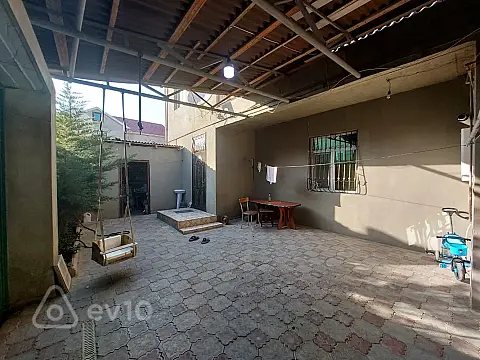 Satılır 6 otaqlı həyət evi 190 m²