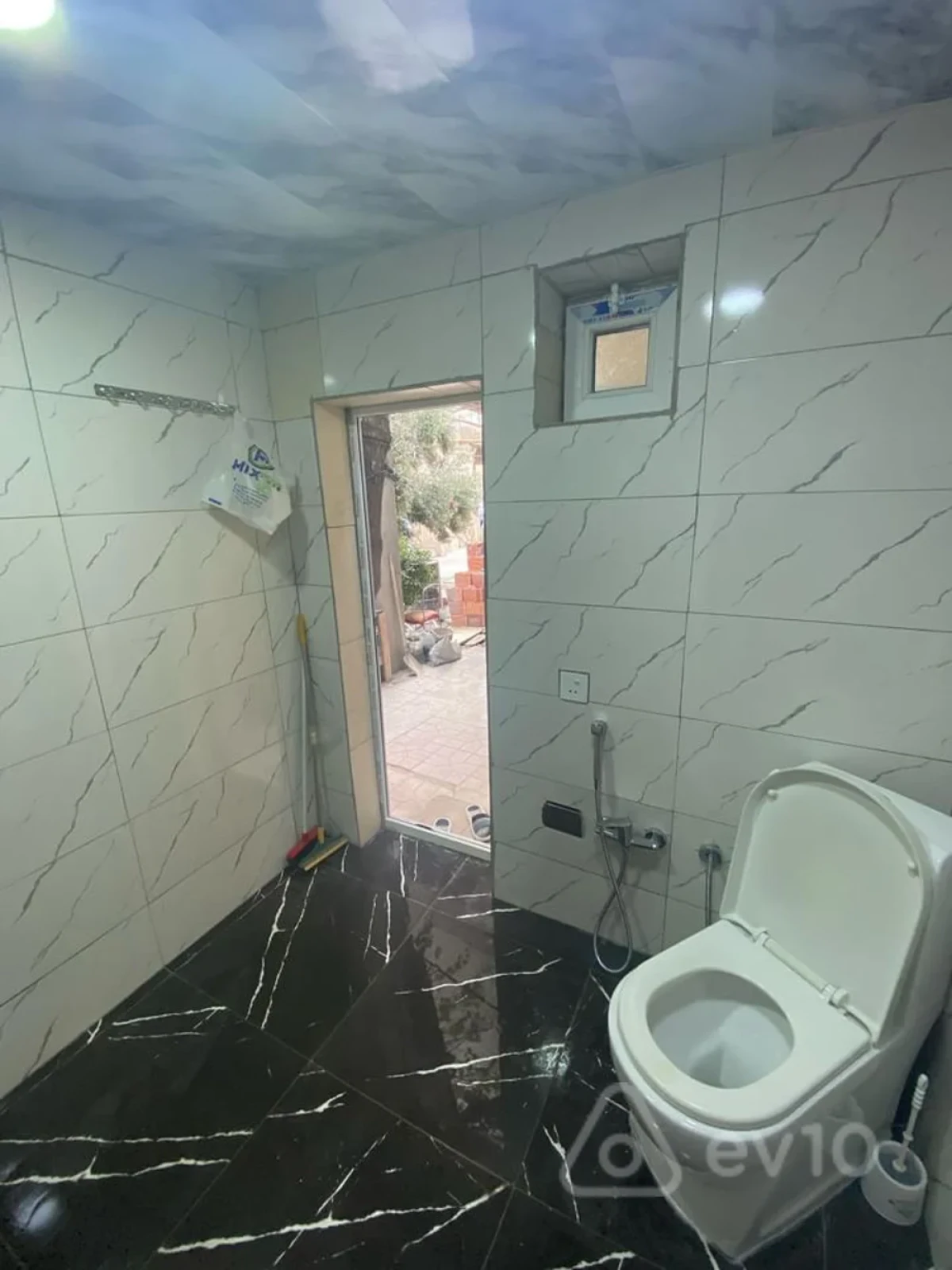 Kirayə verilir 2 otaqlı həyət evi 65 m²