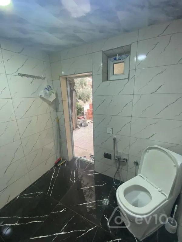 Kirayə verilir 2 otaqlı həyət evi 65 m²