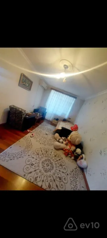 Kirayə verilir 2 otaqlı köhnə tikili 65 m²