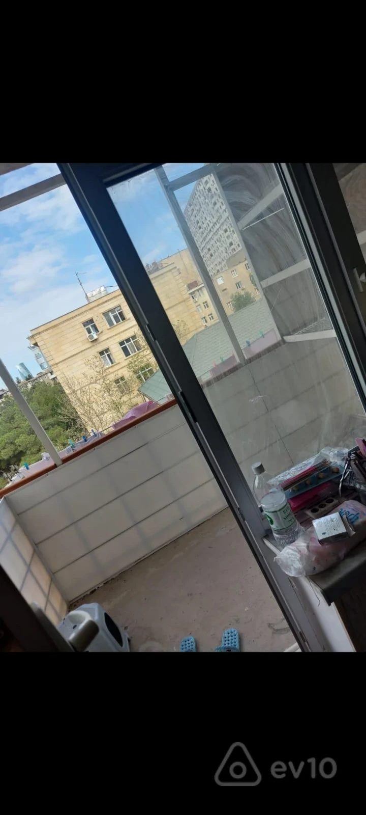 Kirayə verilir 2 otaqlı köhnə tikili 65 m²