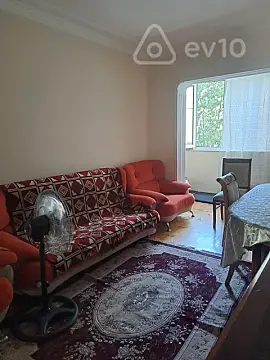 Kirayə verilir 4 otaqlı köhnə tikili 100 m²