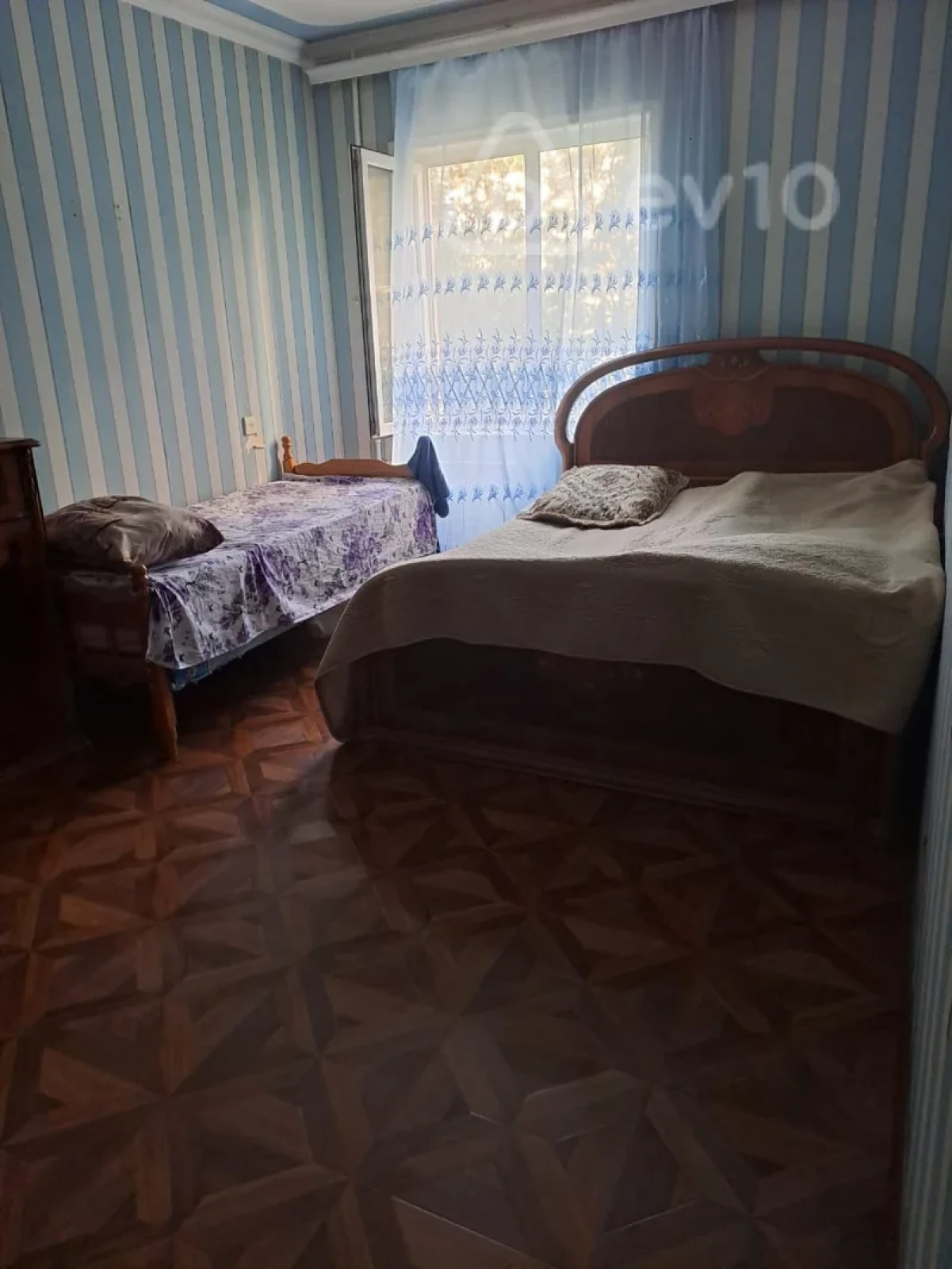 Kirayə verilir 4 otaqlı köhnə tikili 100 m²