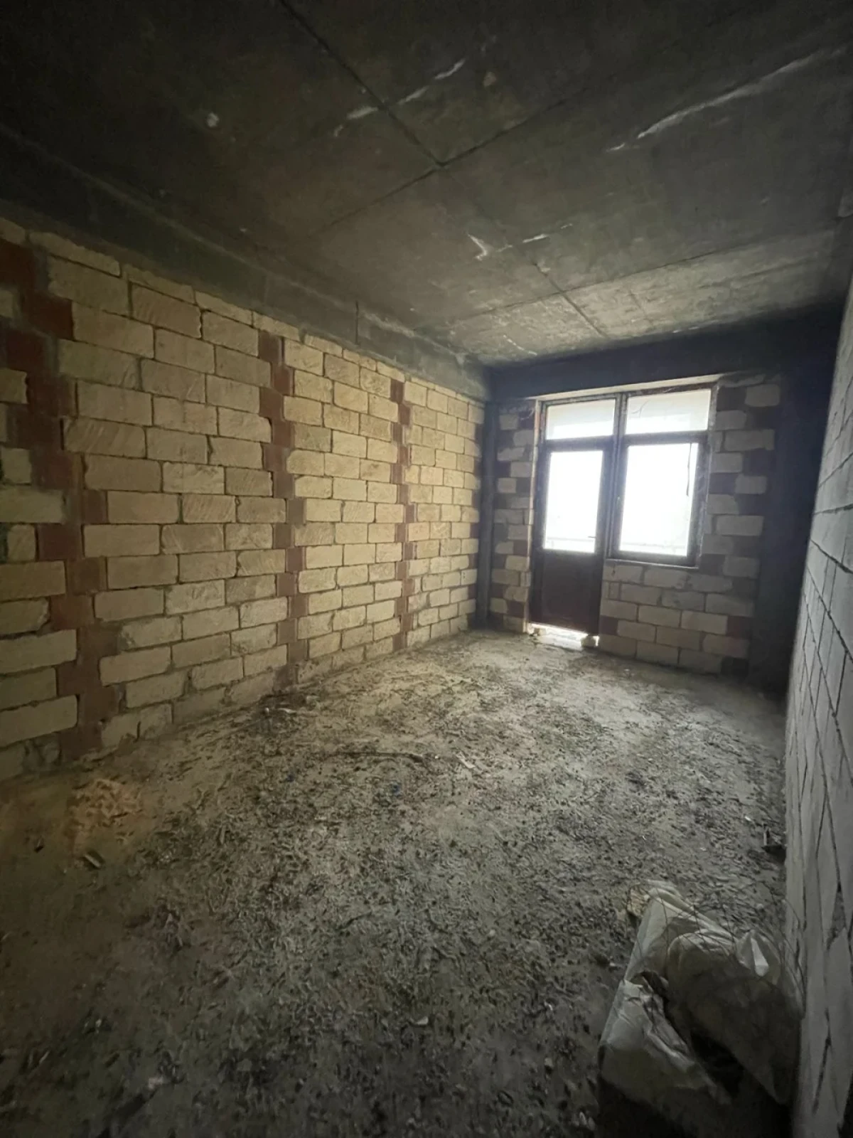 Satılır 2 otaqlı yeni tikili 70 m²