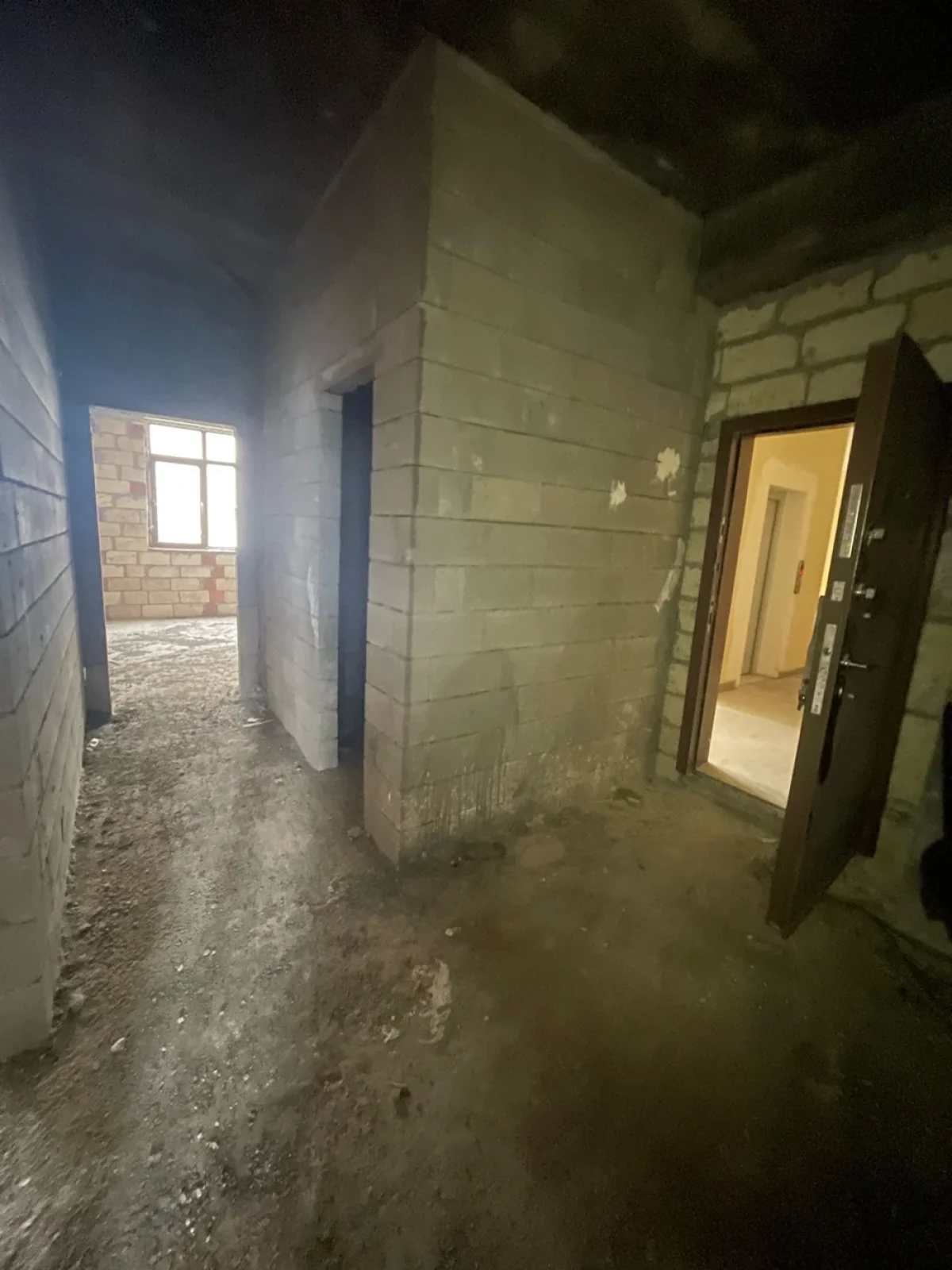 Satılır 2 otaqlı yeni tikili 70 m²