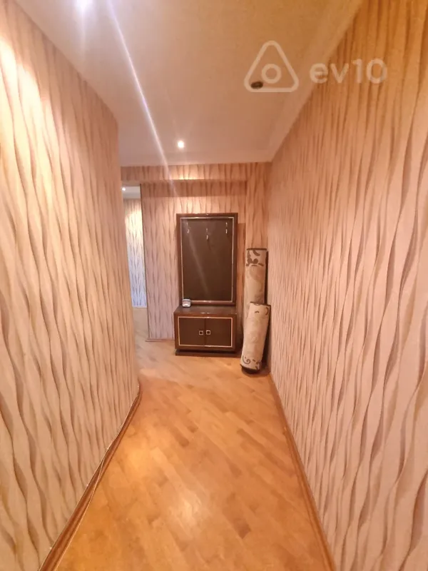 Kirayə verilir 2 otaqlı yeni tikili 80 m²