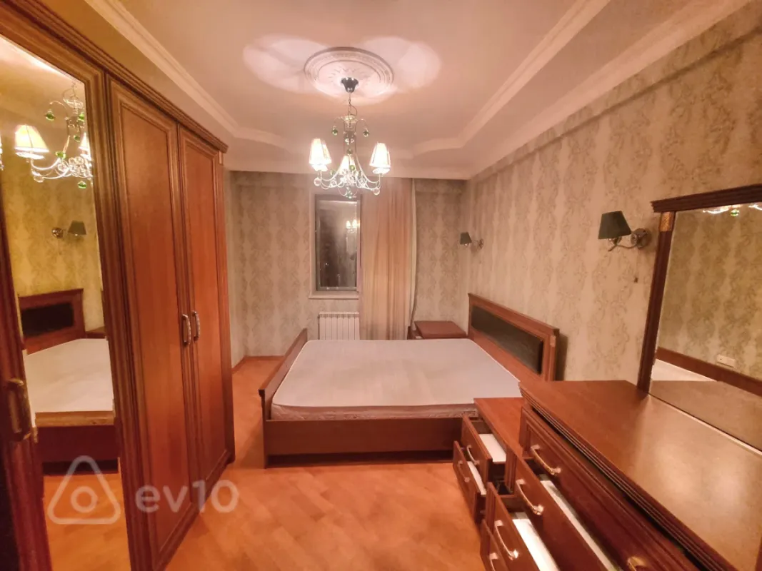 Kirayə verilir 2 otaqlı yeni tikili 80 m²