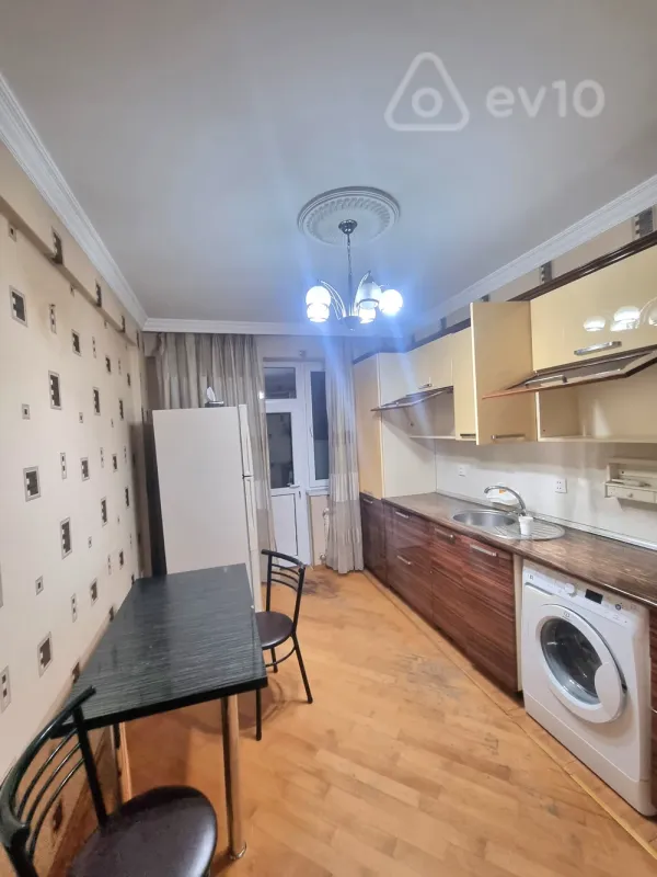 Kirayə verilir 2 otaqlı yeni tikili 80 m²