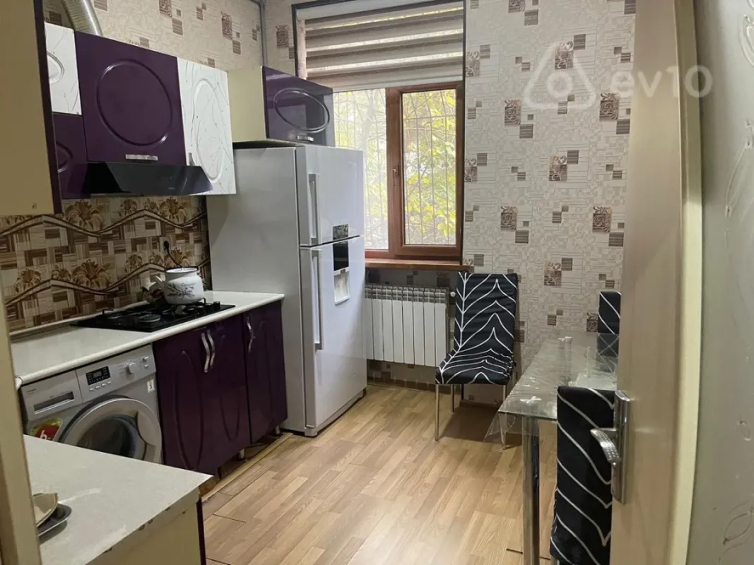 Kirayə verilir 3 otaqlı köhnə tikili 65 m²