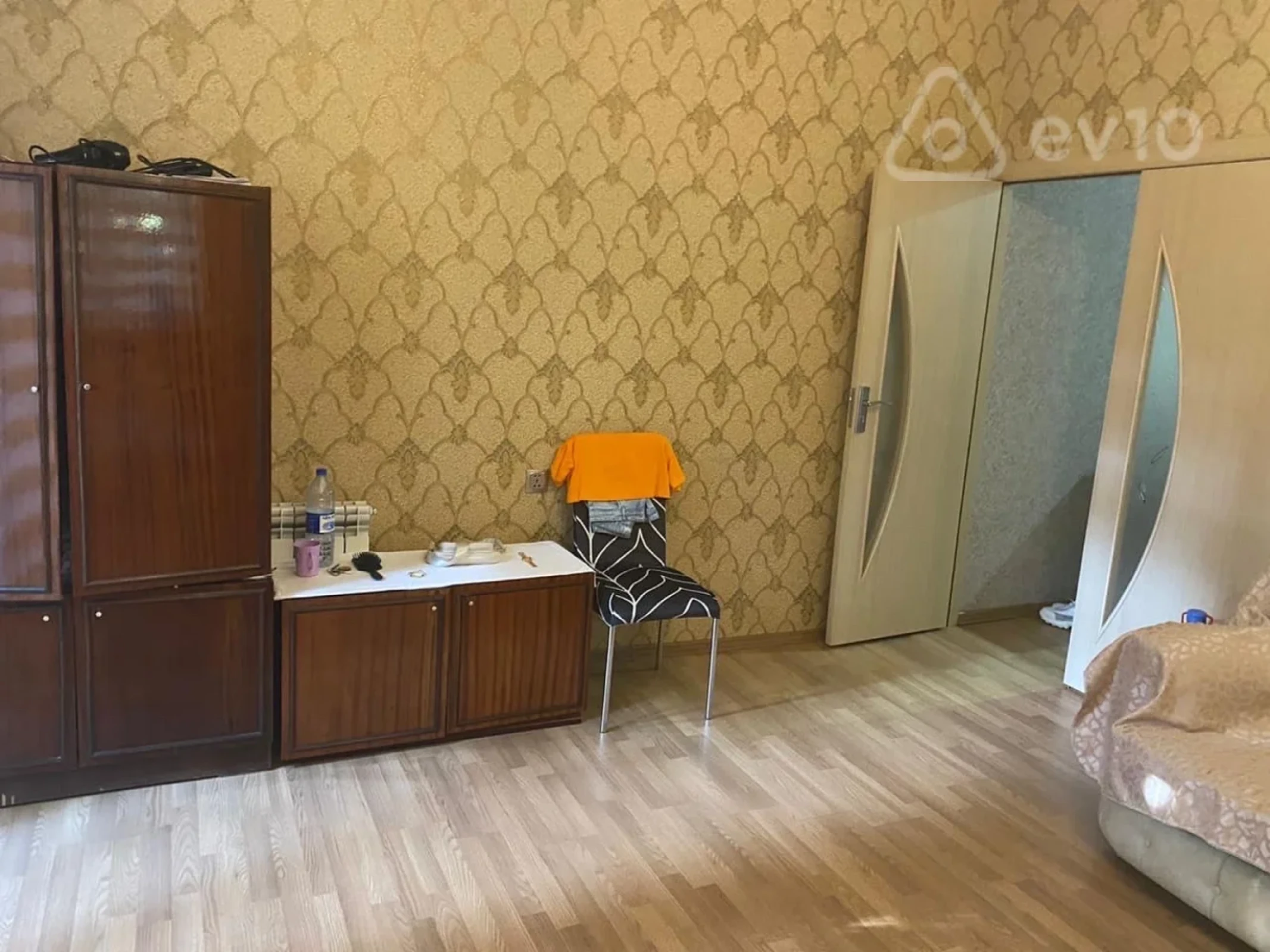 Kirayə verilir 3 otaqlı köhnə tikili 65 m²