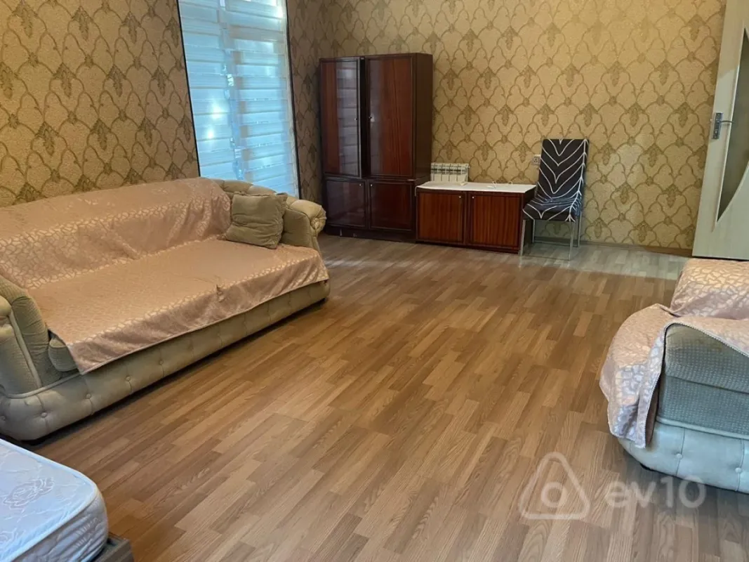 Kirayə verilir 3 otaqlı köhnə tikili 65 m²