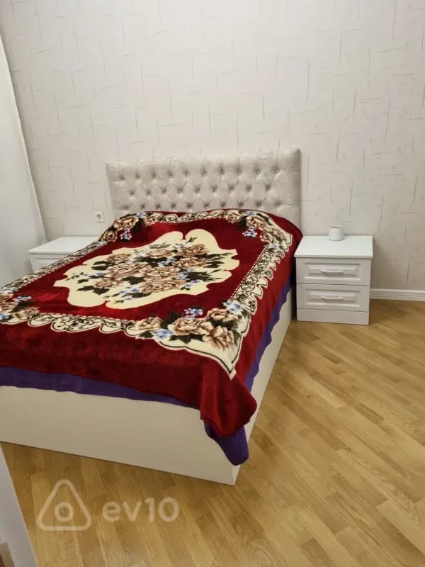 Kirayə verilir 2 otaqlı yeni tikili 65 m²
