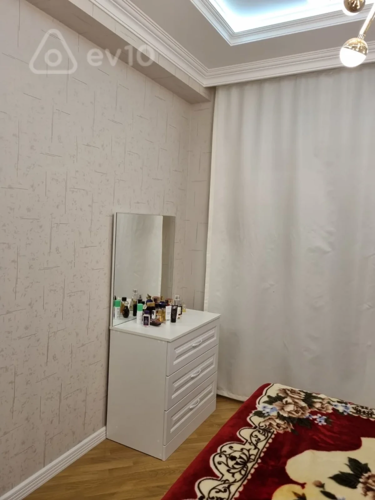 Kirayə verilir 2 otaqlı yeni tikili 65 m²
