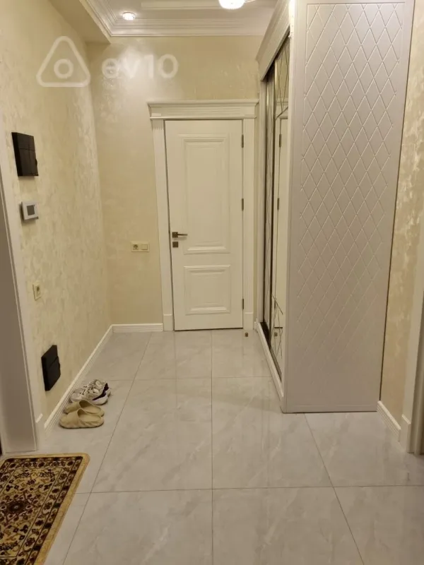 Kirayə verilir 2 otaqlı yeni tikili 65 m²