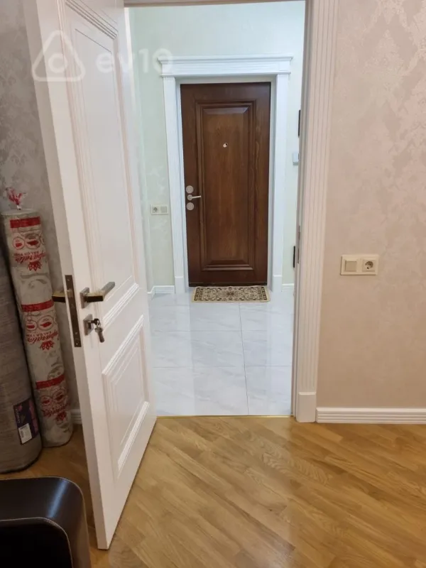 Kirayə verilir 2 otaqlı yeni tikili 65 m²