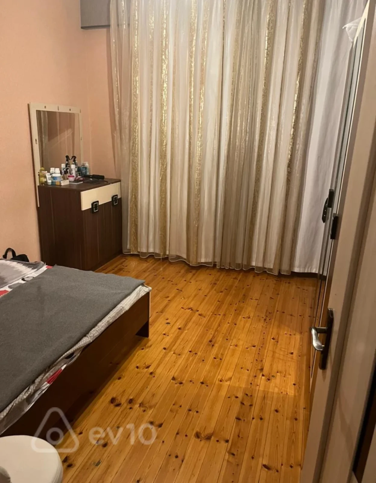 Kirayə verilir 2 otaqlı yeni tikili 70 m²