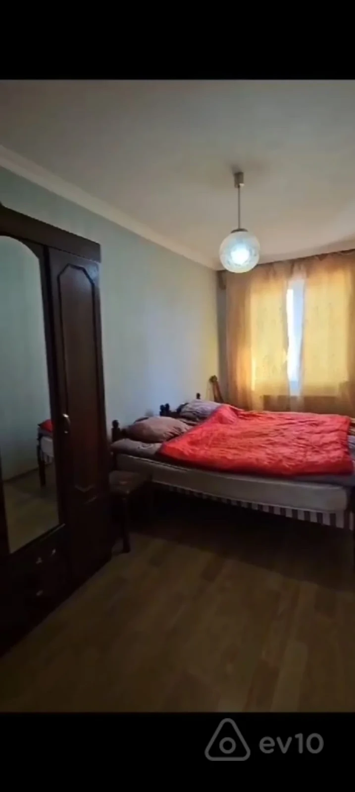 Kirayə verilir 2 otaqlı köhnə tikili 65 m²