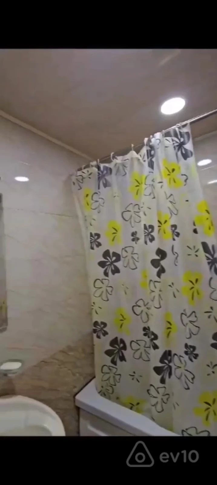 Kirayə verilir 2 otaqlı köhnə tikili 65 m²