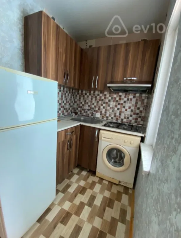 Kirayə verilir 2 otaqlı həyət evi 55 m²