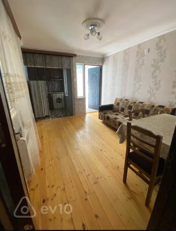 Kirayə verilir 2 otaqlı həyət evi 55 m²