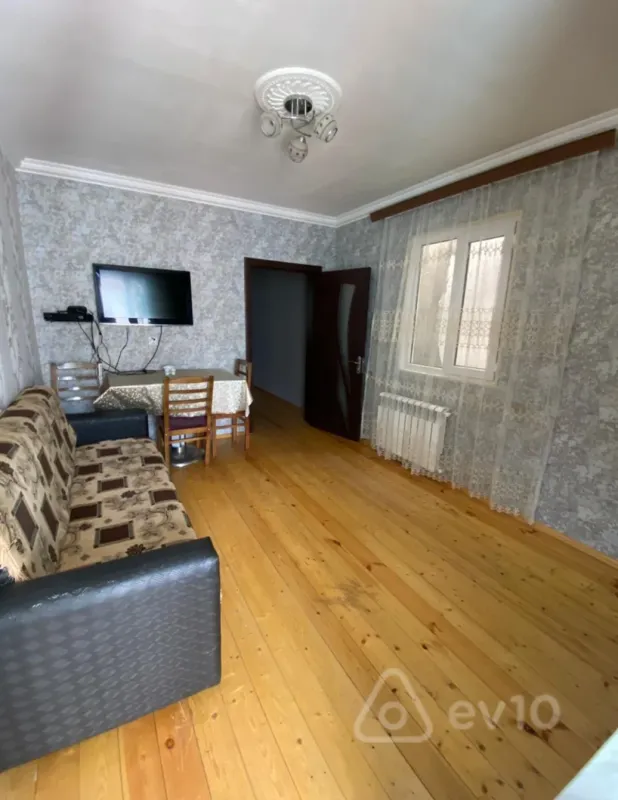 Kirayə verilir 2 otaqlı həyət evi 55 m²