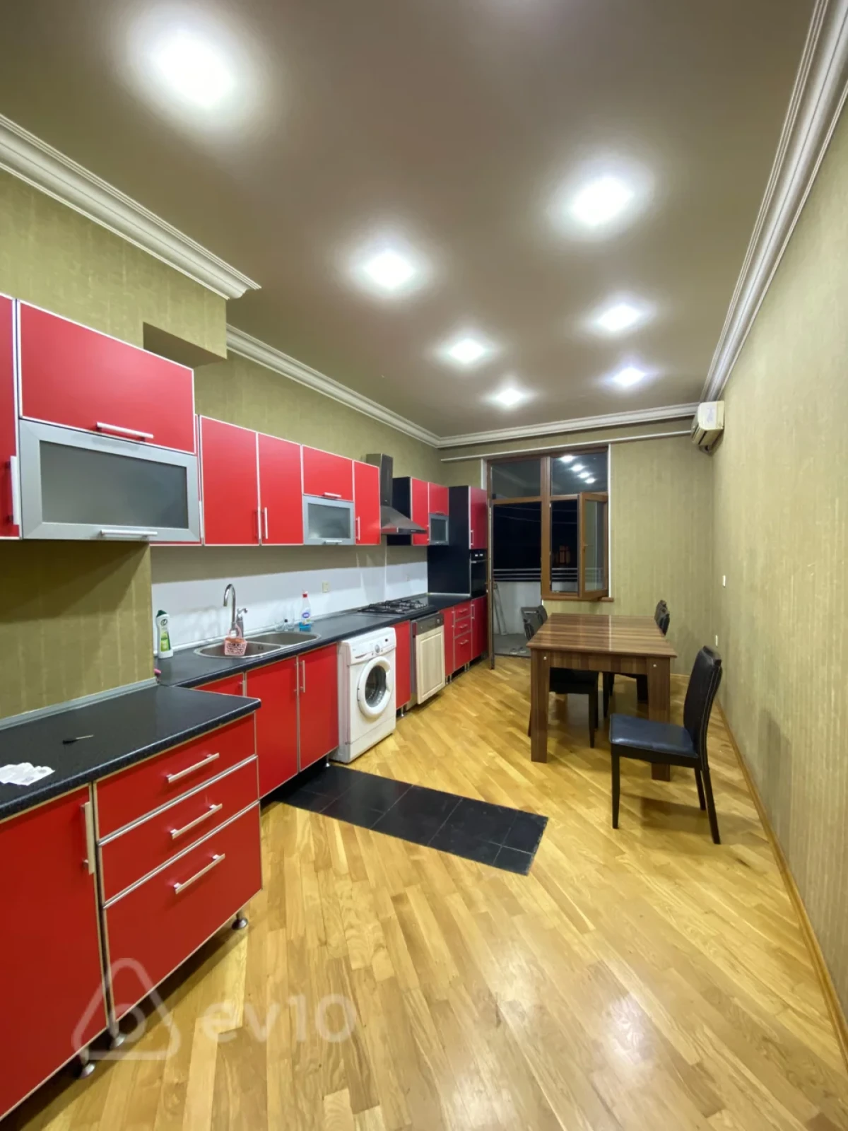 Kirayə verilir 3 otaqlı yeni tikili 100 m²