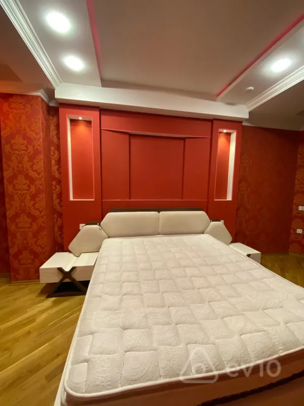 Kirayə verilir 3 otaqlı yeni tikili 100 m²