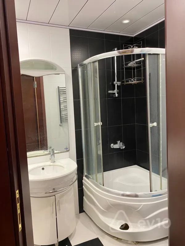 Kirayə verilir 3 otaqlı yeni tikili 100 m²