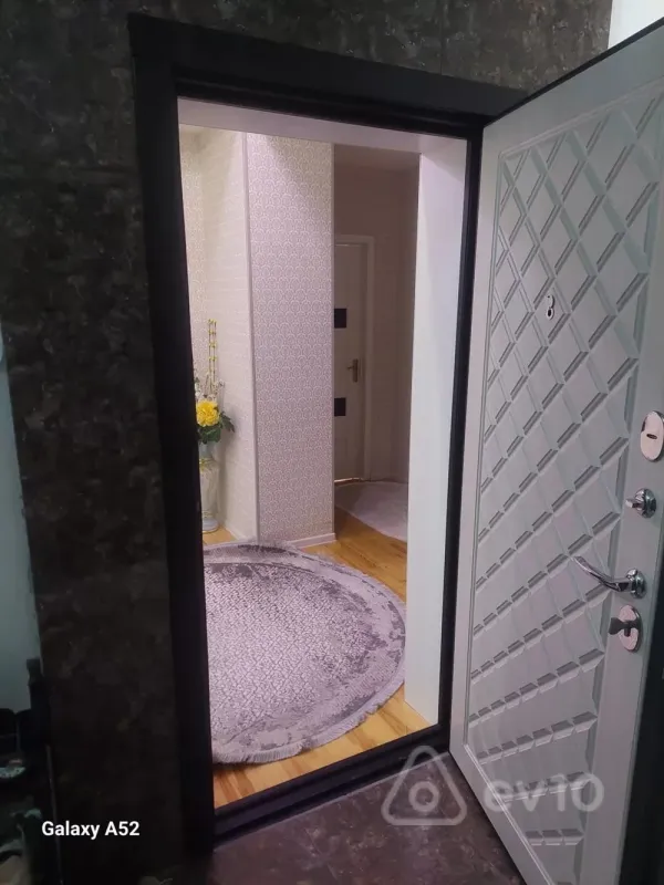 Satılır 3 otaqlı yeni tikili 84 m²