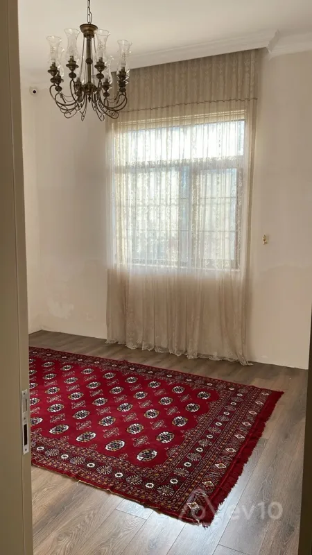 Satılır 5 otaqlı həyət evi 150 m²
