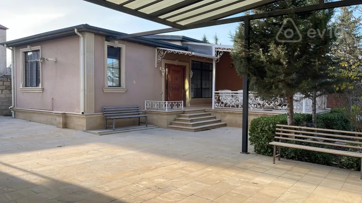 Satılır 5 otaqlı həyət evi 150 m²