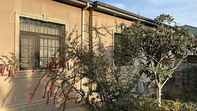 Satılır 5 otaqlı həyət evi 150 m²