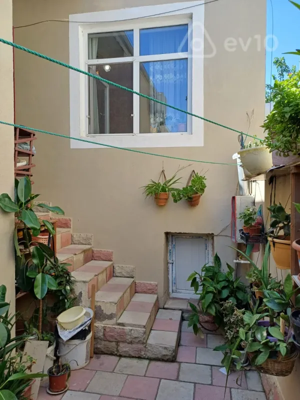 Satılır 2 otaqlı həyət evi 56 m²