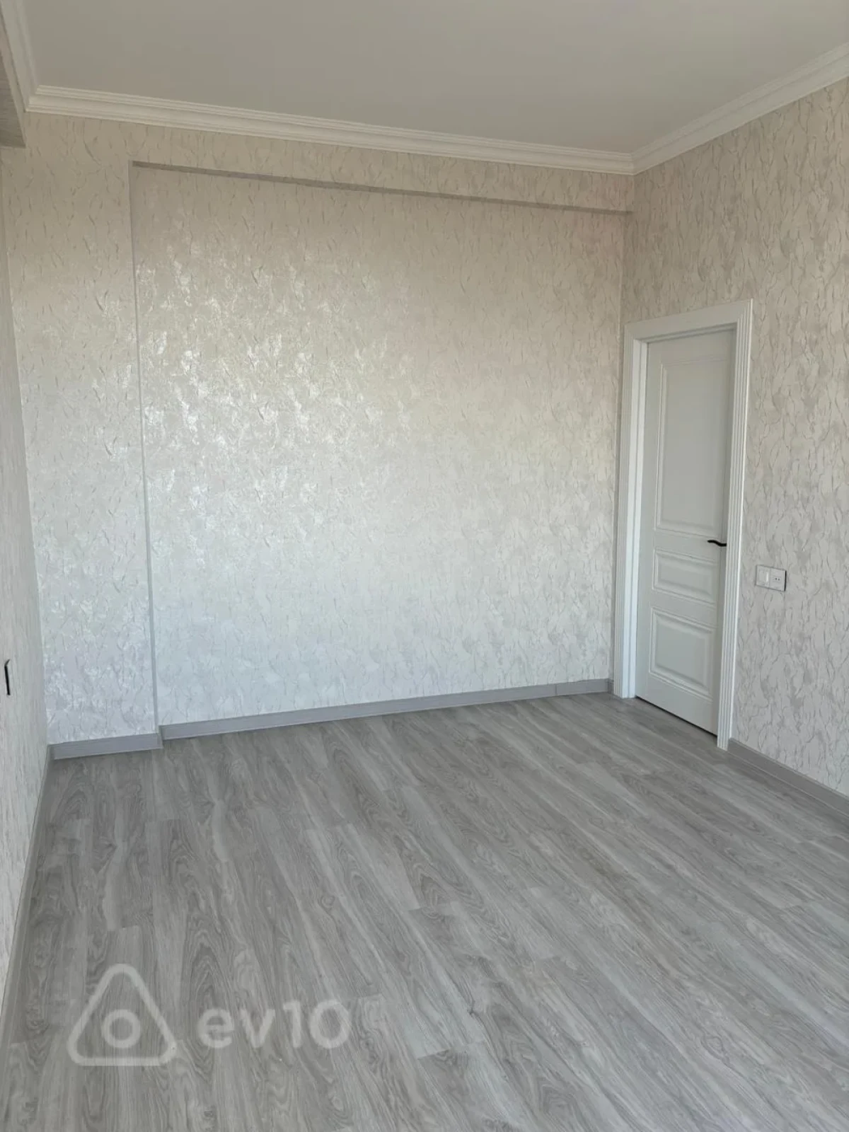 Satılır 3 otaqlı yeni tikili 83 m²